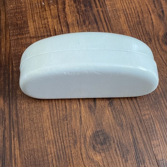 DG  Eyeglasses Hard White Case - Picture 2 of 6